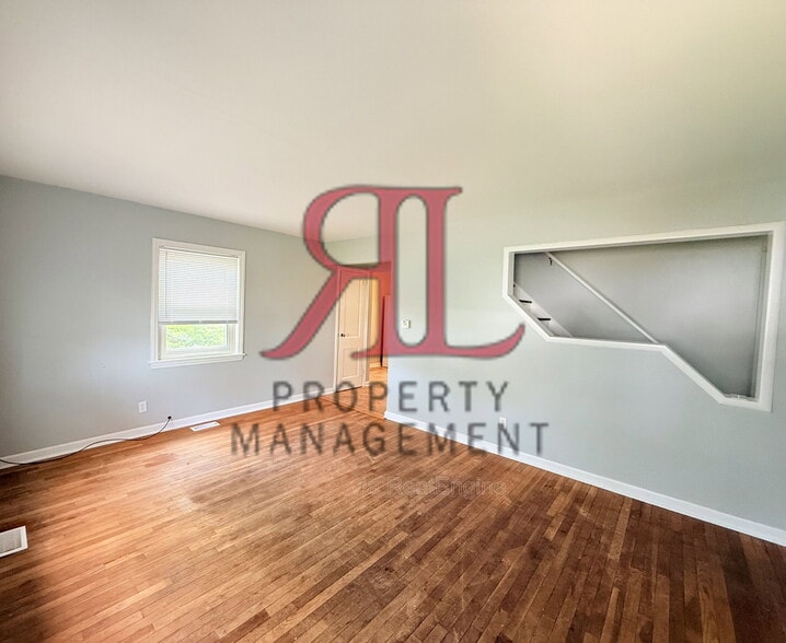 Building Photo - 1011 Mohican Ave