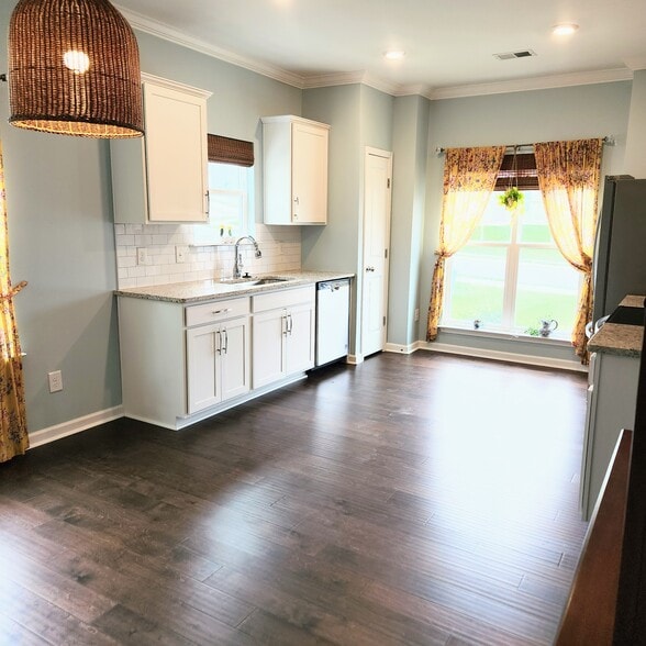 Building Photo - 6532 Wilford Ct