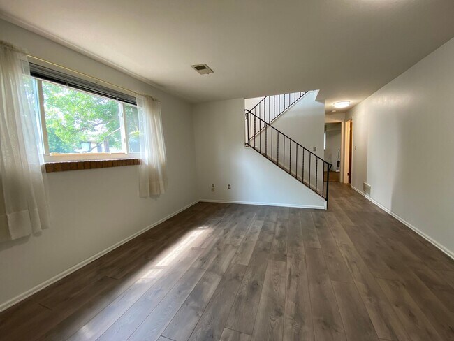 Building Photo - 4 Bed 2 Bath Home In South Boulder.  Devils Thumb Neighborhood!