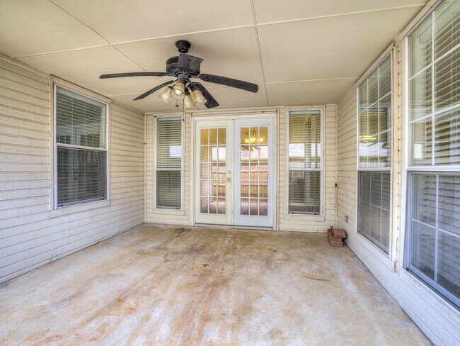 Building Photo - Updated Home + Deer Creek Schools + 3 bedr...