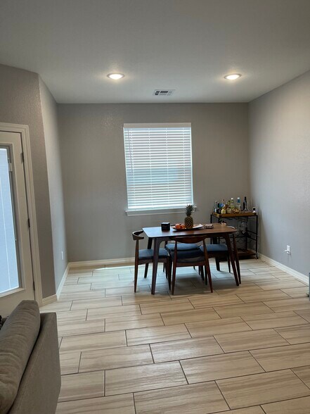 Building Photo - 4704 Marisabel Azcarate St