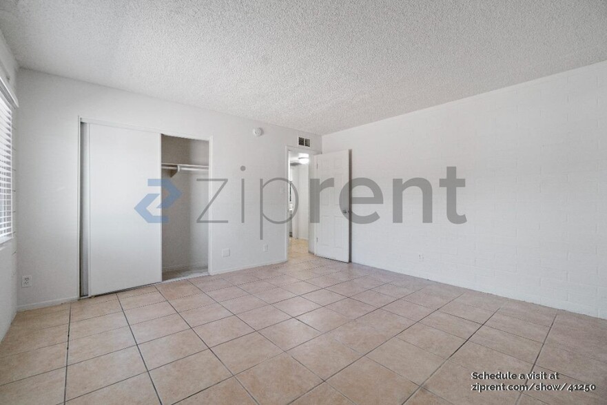 Building Photo - 2018 W Cactus Rd