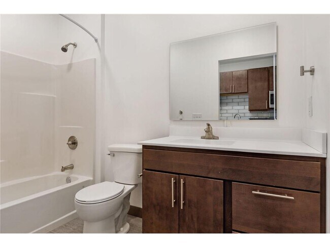 Building Photo - 2810 Park Ave