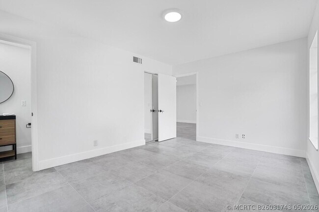 Building Photo - 737 Nantucket Cir