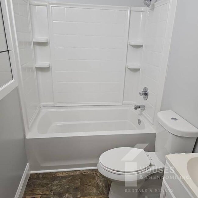 Building Photo - 354 E Floyd Baker Blvd