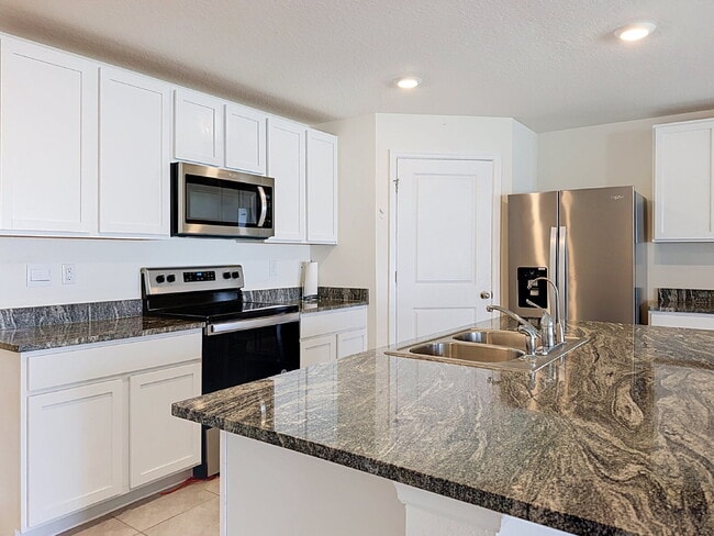 Building Photo - 13559 Southern Magnolia Dr