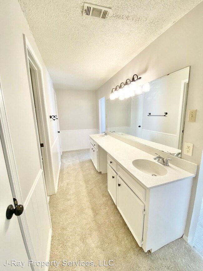 Building Photo - 3 br, 2 bath House - 213 Laura Drive