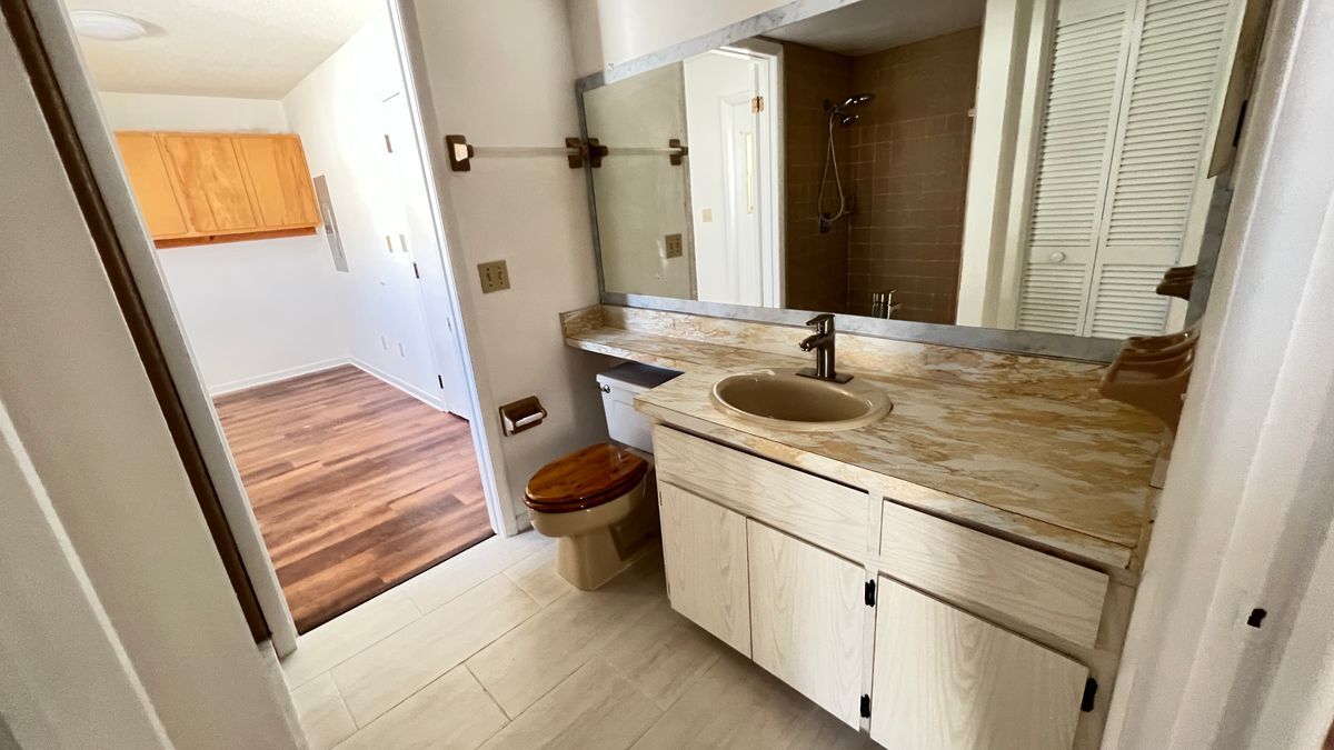 Building Photo - 10548 86th Ave N