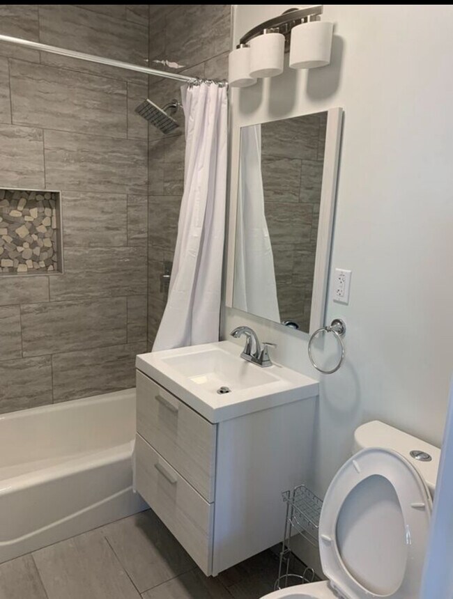 Building Photo - 5117 W 21st St