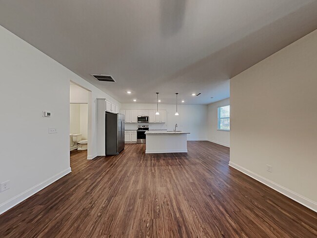 Building Photo - 3216 Oakfields Rd