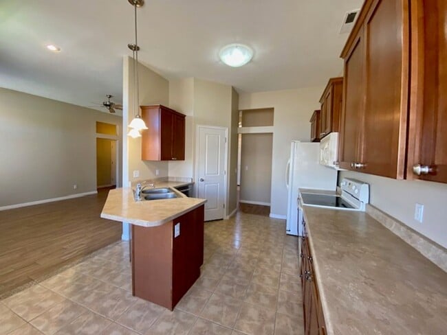 Building Photo - 394 N 2720 E
