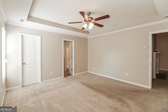 Building Photo - 450 Clear Blue Way