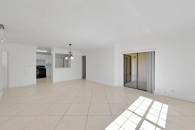 Building Photo - 12244 Royal Palm Blvd