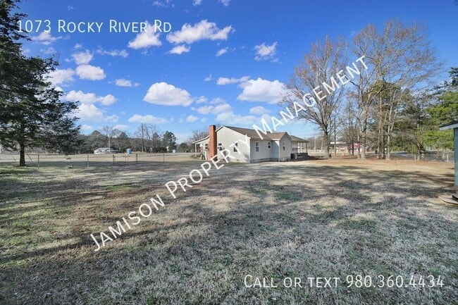 Building Photo - 1073 Rocky River Rd