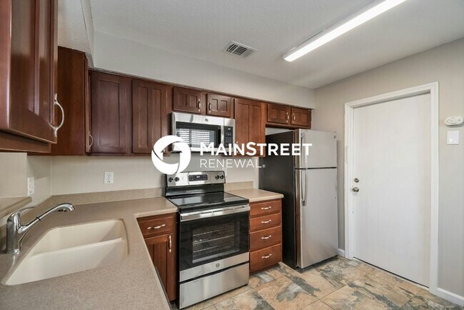 Building Photo - 3 Bedroom Pet-Friendly Home in JACKSONVILLE, FL with Main Street Renewal