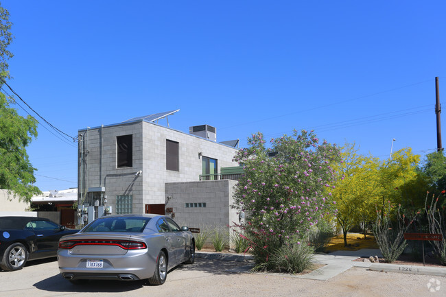 Primary Photo - Smart Lofts Mountain and Glenn