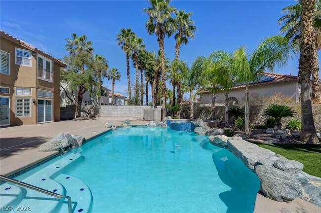 Building Photo - 3800 Beacon Point St