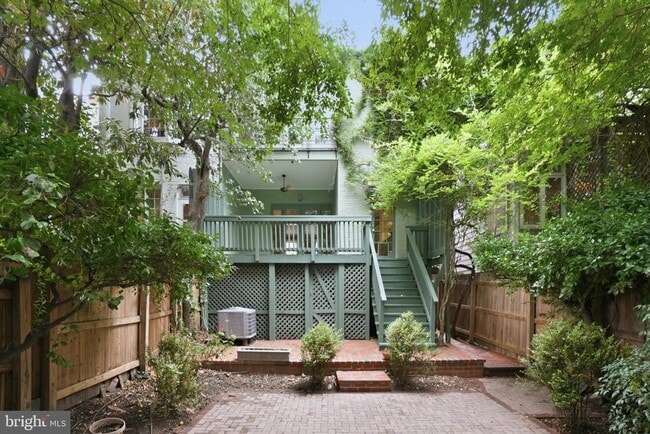 Building Photo - 1241 33rd St NW