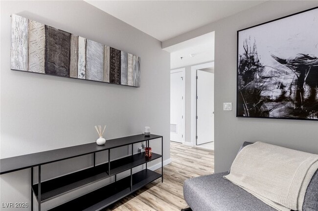 Building Photo - 4471 Dean Martin Dr