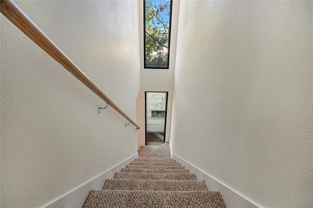 Building Photo - 4205 Roseland Ave