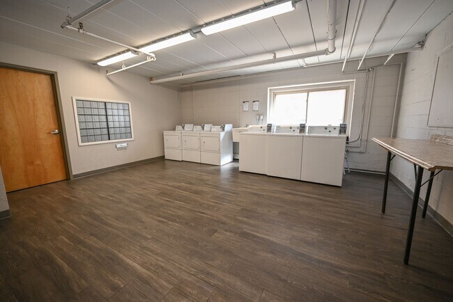 Building Photo - 12050 Lake Ave