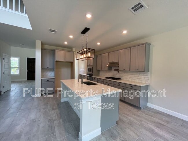 Building Photo - 716 Expedition Way