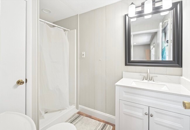 Building Photo - 632 Dutton Cir