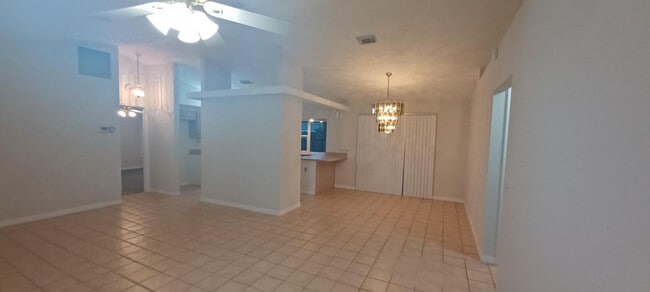 Building Photo - 150 NW Byron St