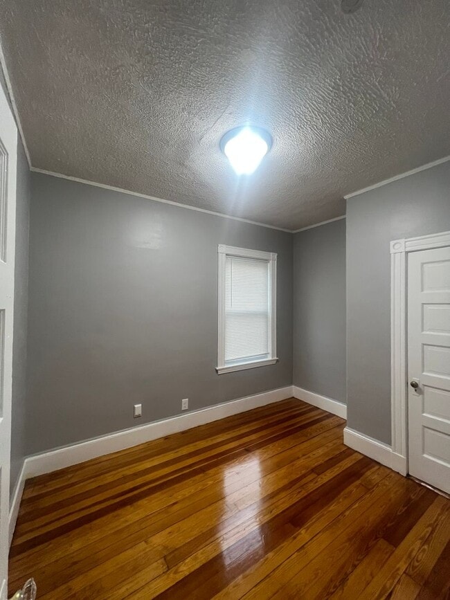 Building Photo - 8inw