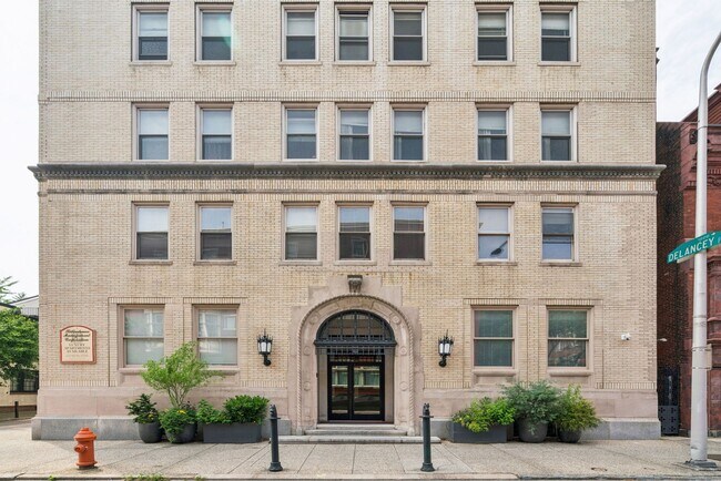 Building Photo - Delancey Place