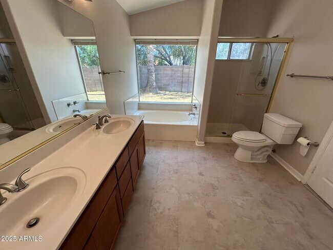 Building Photo - 7531 W Taro Ln