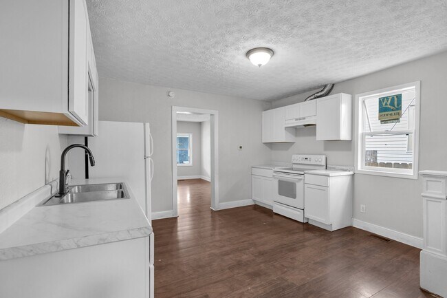 Building Photo - 409 N Oakland Ave