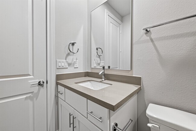 Building Photo - 815 Bringhurst St