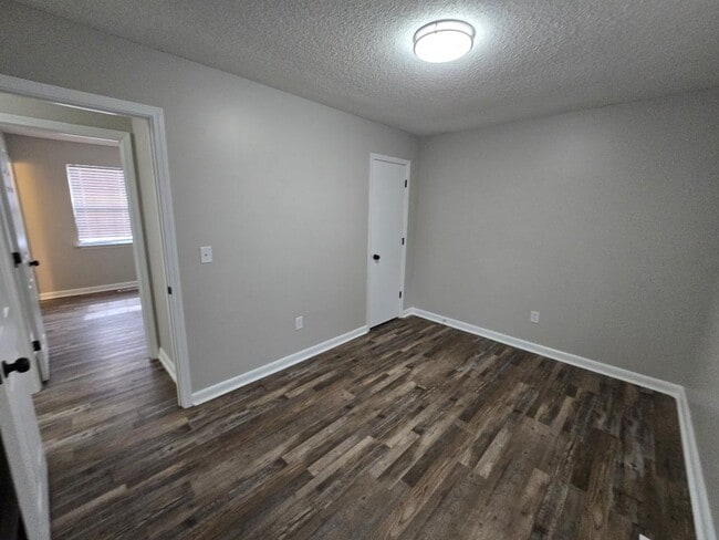 Building Photo - 301 N Broad St