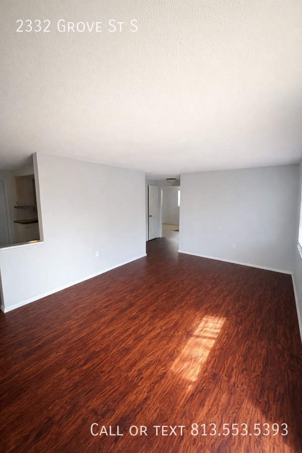 Building Photo - 2332 Grove St S