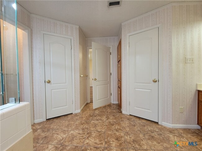 Building Photo - 1511 Wild Ridge Dr