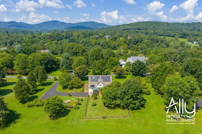 Building Photo - 2733 Southern Hills Ct