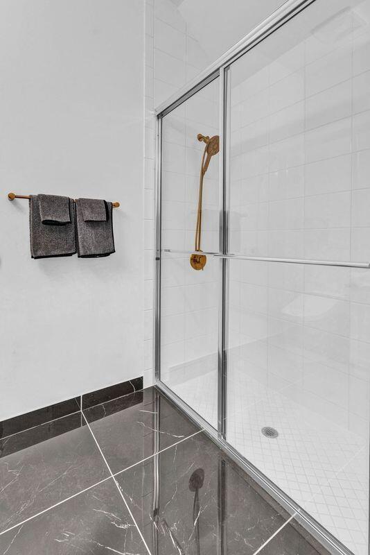 Building Photo - 8239 Oceanus Dr