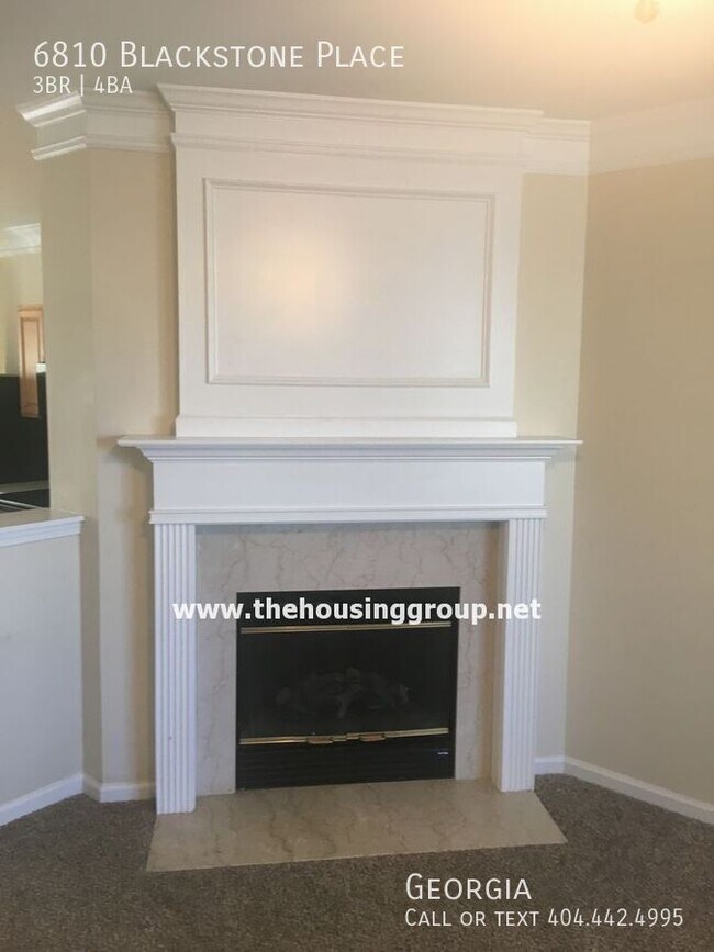 Building Photo - 6810 Blackstone Pl