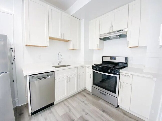 Building Photo - 525 Leavenworth St