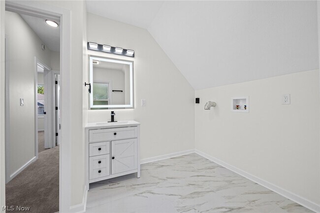 Building Photo - 12028 Wade Park Ave