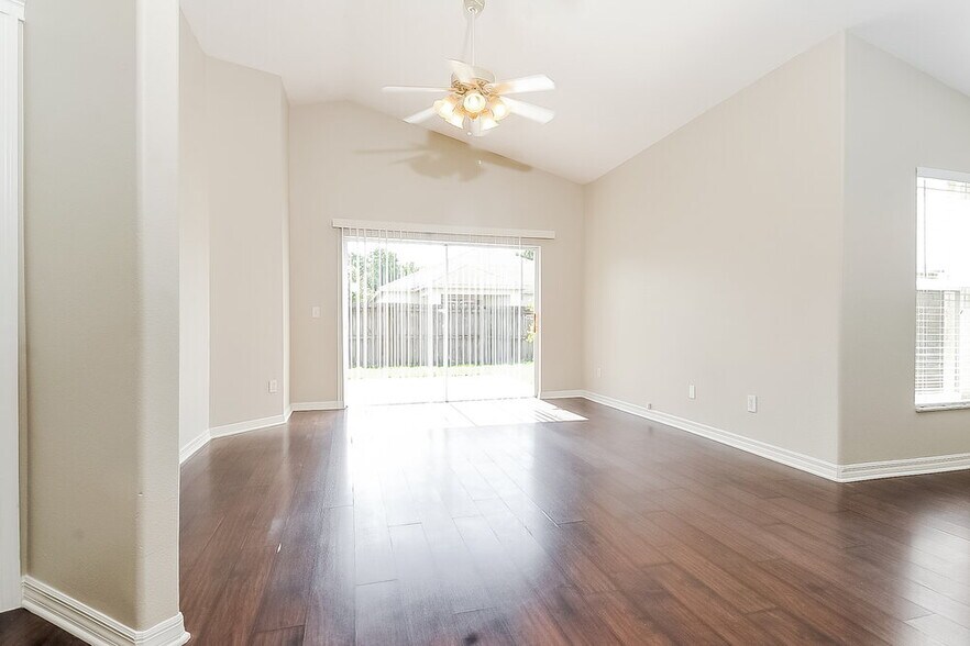 Building Photo - 7862 Bristol Park Dr