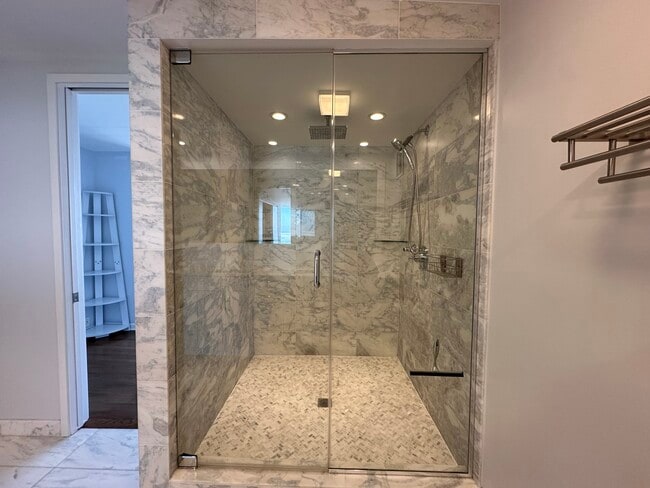 Building Photo - 505 N Lake Shore Dr