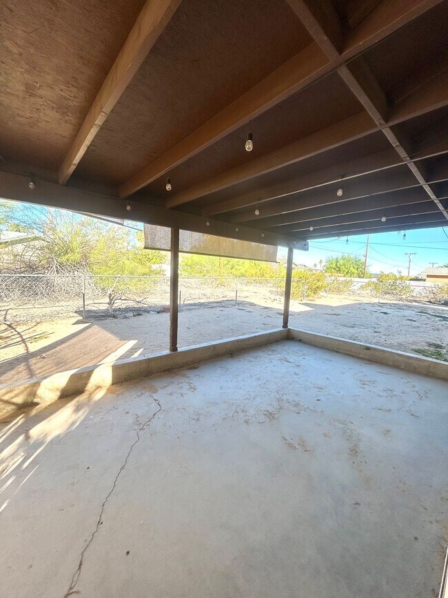 Building Photo - Welcoming 3 Bedroom 1.5 Bathroom Home ** MOVE IN SPECIAL**