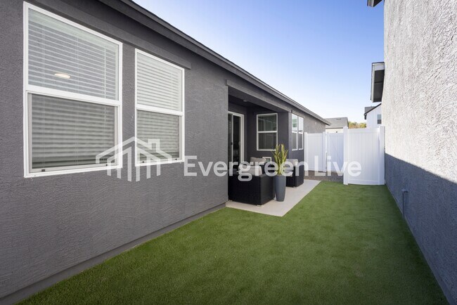 Building Photo - 9117 N 181st Ave