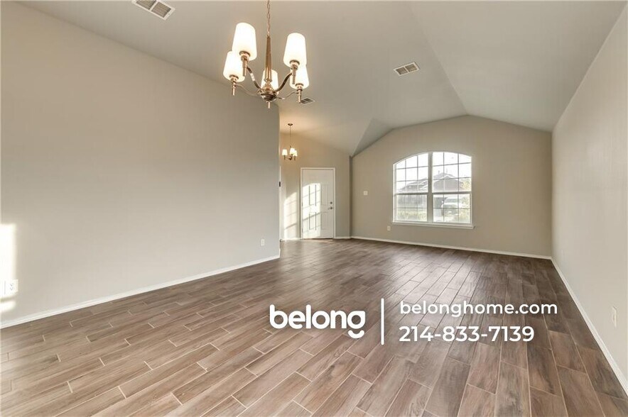 Building Photo - 901 Plumeria Dr