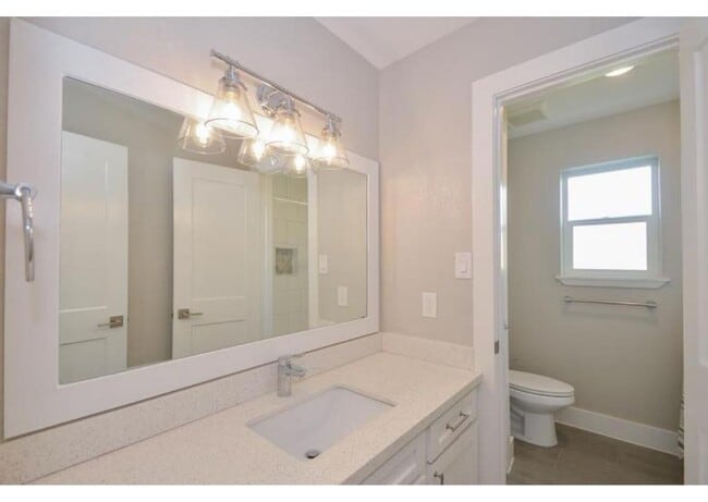 Building Photo - 6315 Bowers St
