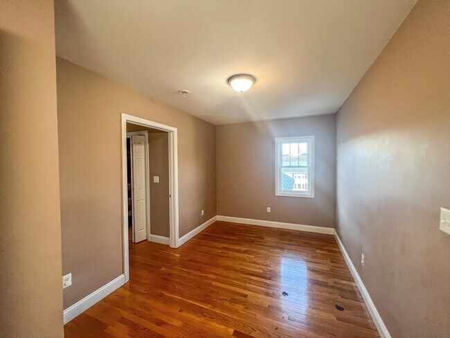 Building Photo - 267 Beech St