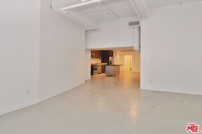 Building Photo - 849 S Broadway