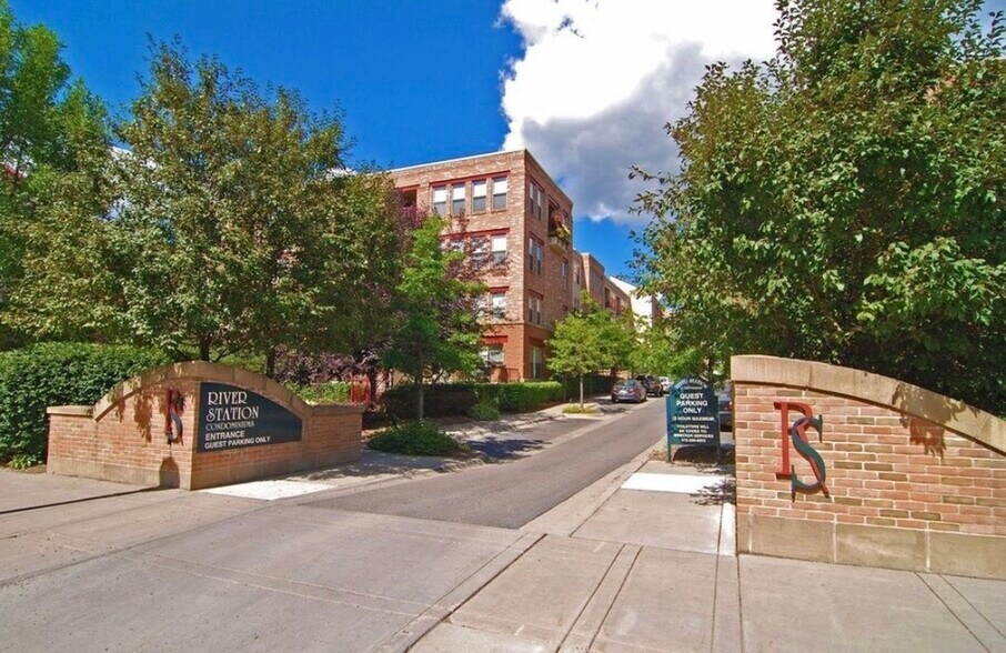 Building Photo - 660 N 2nd St